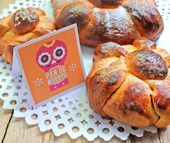 How to make pan de muerto