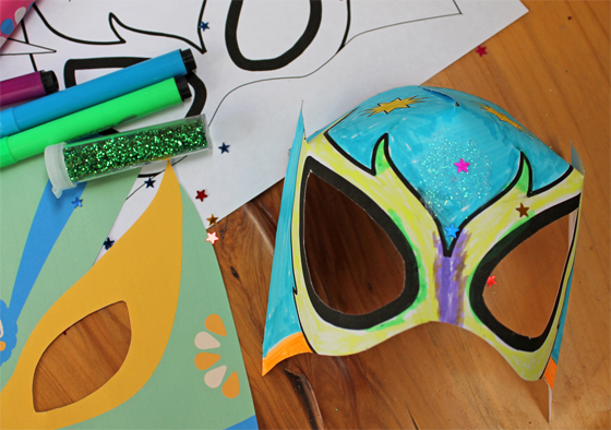 How to make lucha libre mask coloring in for 5 de Mayo!