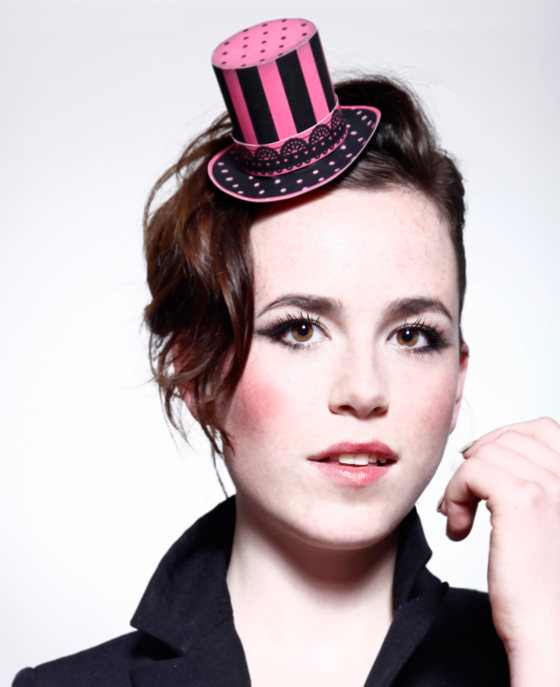 Easy to make DIY burlesque mini top hats for parties and dress up!