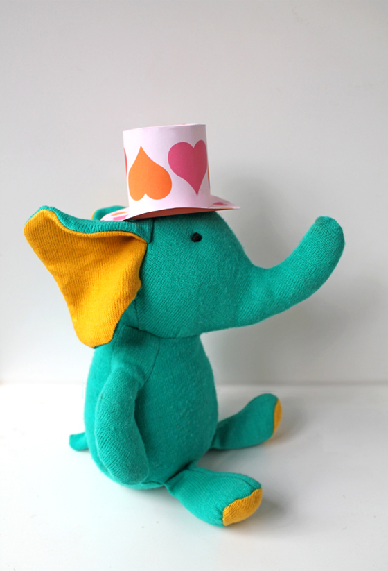 Mini top hat ideas: Love St Valentines Day hat!
