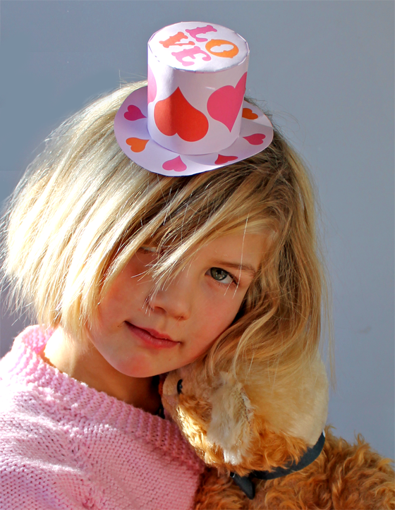 St Valentines Day hat for dressing up and activities!