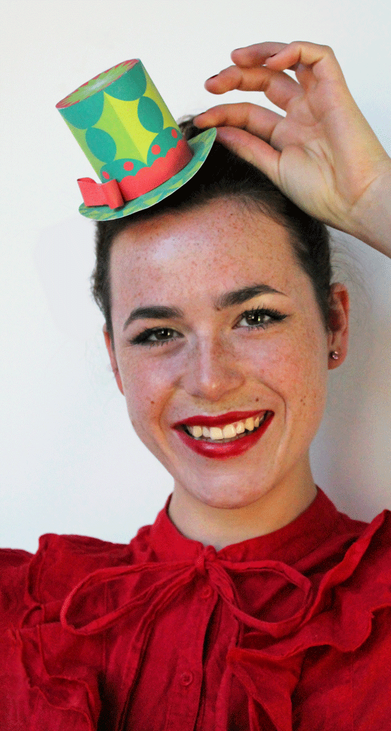 Festive paper party hats: Green holly mini top hat for Christmas party or a quick outfit!