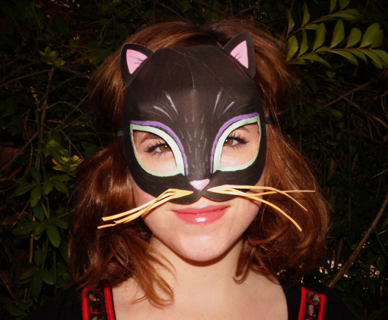 Easy to make printable cat mask template!