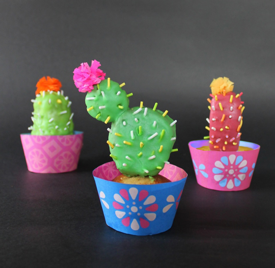 Easy to make craft tutorial on making cactus cupcakes!