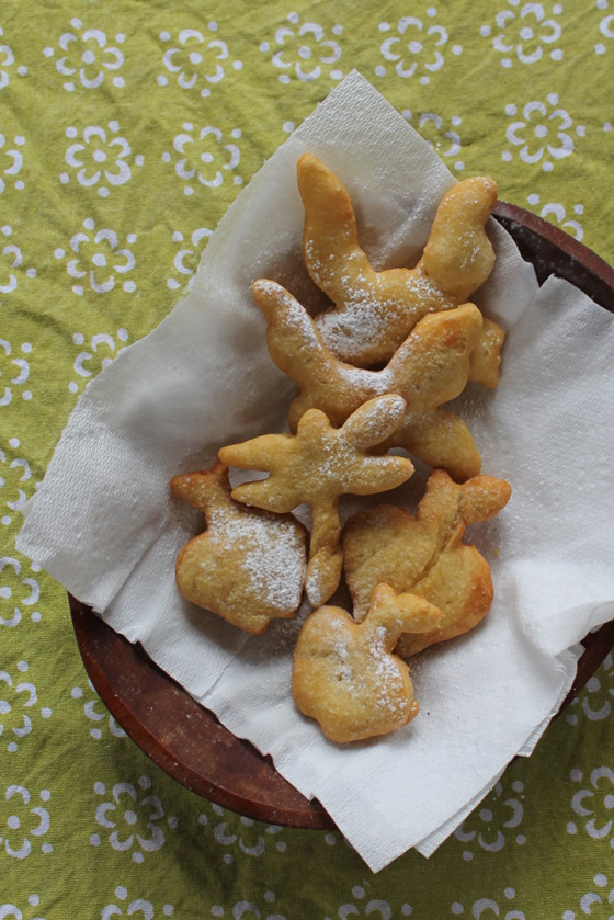 Sopaipillas recipe easy to make for a rainy day snack!