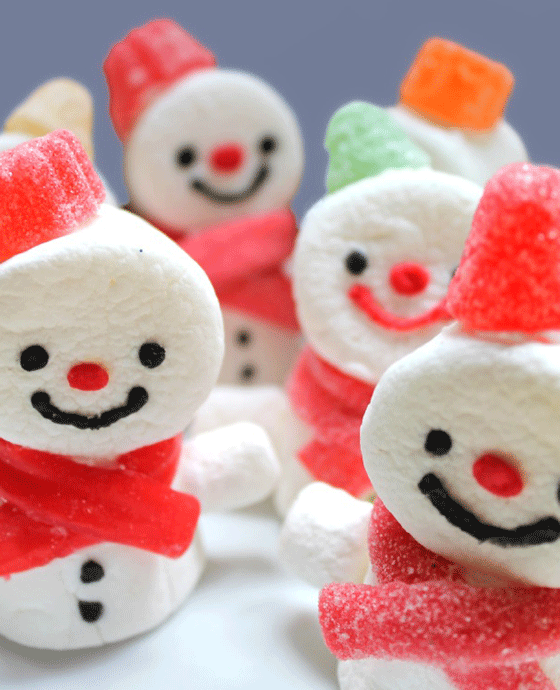 Step-by-step marshmallow snowmen are fun and easy to make!