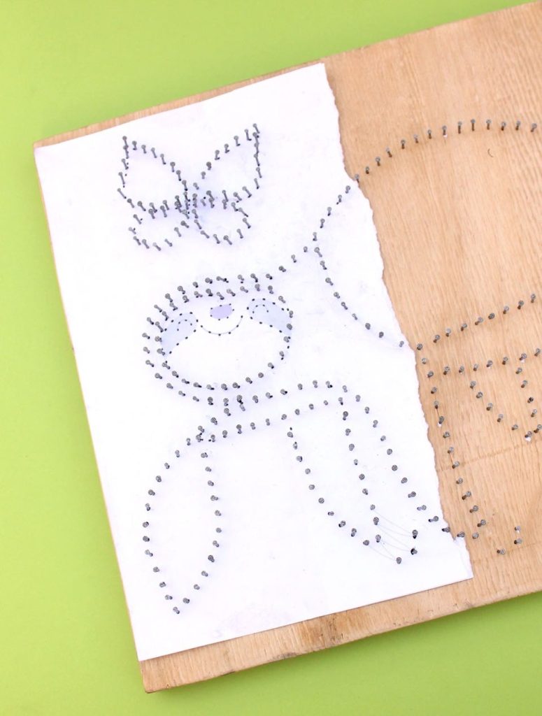 How to make string art Sloth nail art step3