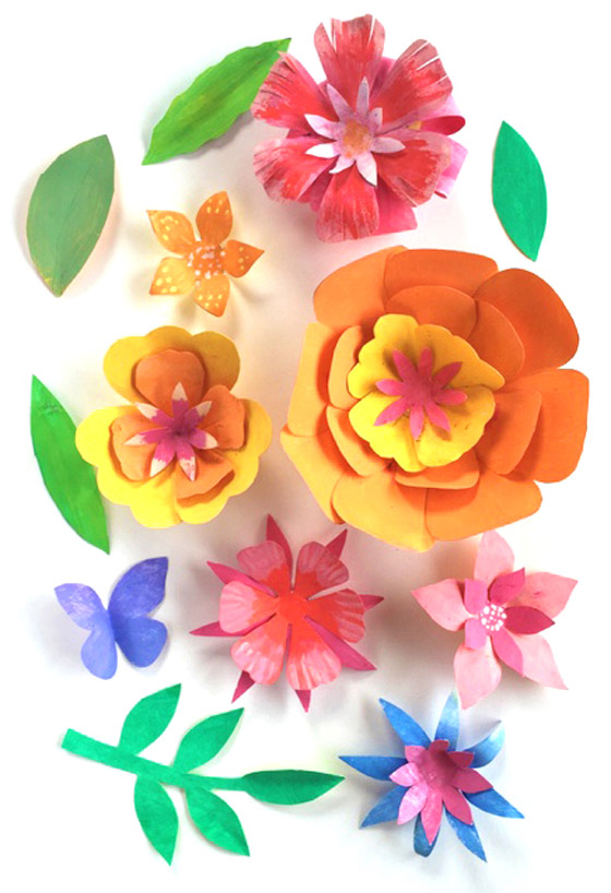 ¡Flores de papel ornamentales para corona!