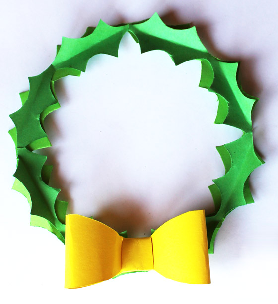 Jolly Holly robin in a Wreath templates and instructions: Happythought Holiday craft activity pack!